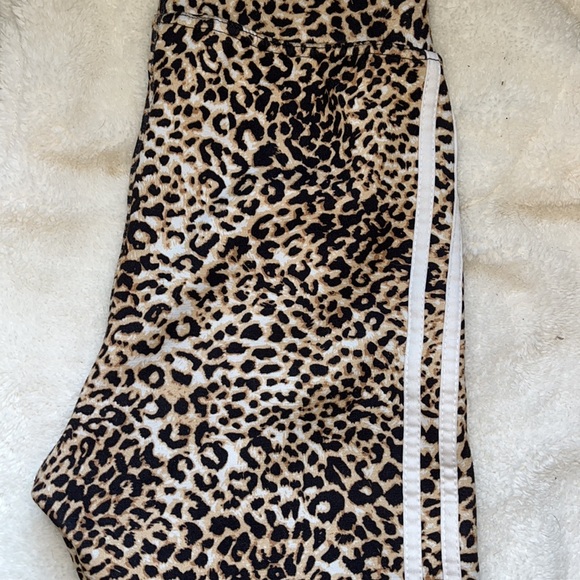 Fleece Lined Cheetah Print Leggings - Picture 3 of 6